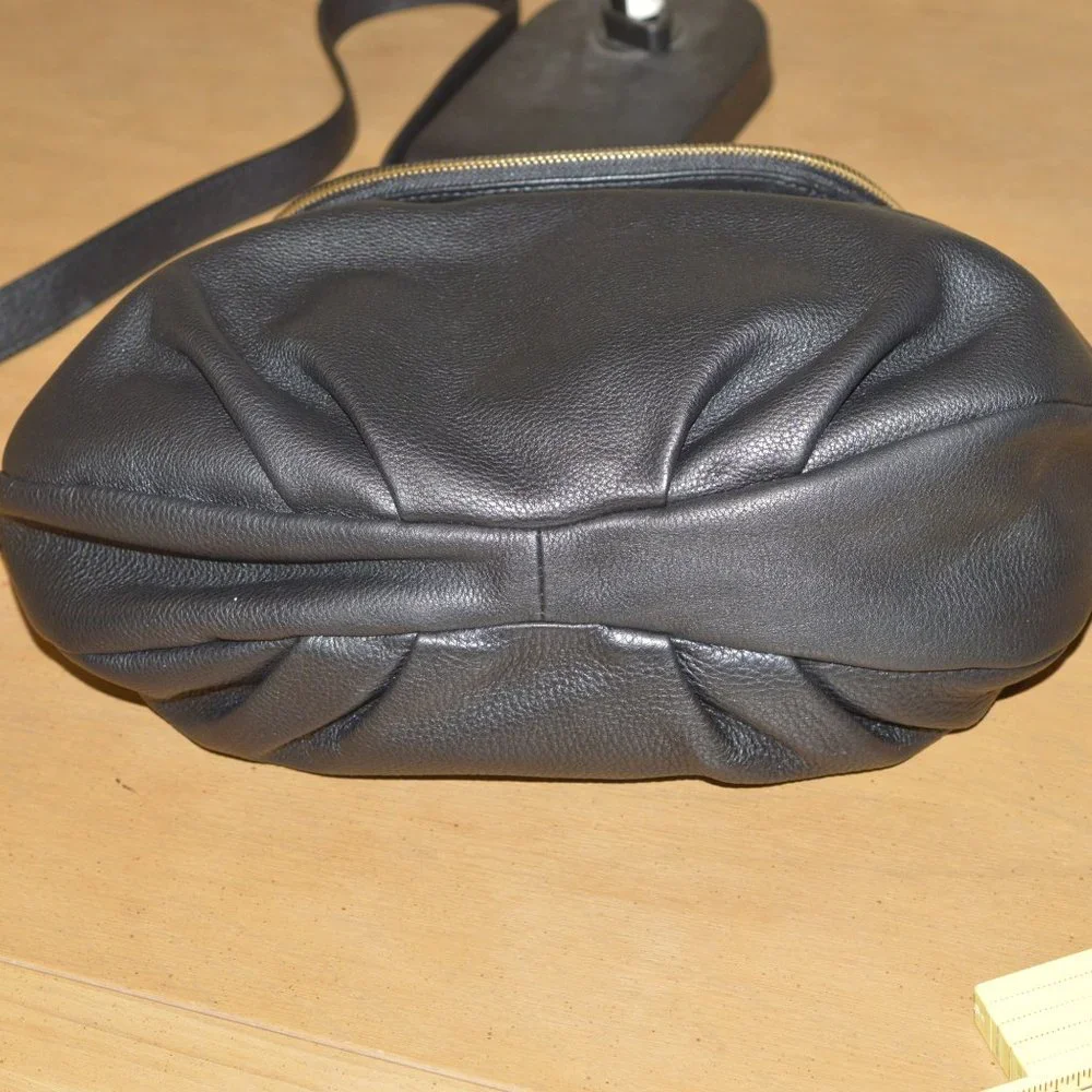 New Marc Jacobs New York Black Italian Leather Crossbody Bag NWT - Picture 8 of 12